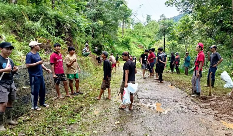 Gotong royong desa pasirnaangka