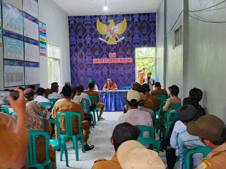 Ketua Apdesi dan Kades Se-Kecamatan Muncang Ikuti Kegiatan BNN Tes Urine Massal Bentuk Komitmen Penegakan Penyalahgunaan Narkoba
