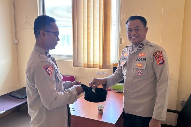 Polsek Jajaran dan Polres Lebak Bersatu Salurkan Bantuan bagi Warga Terdampak Bencana
