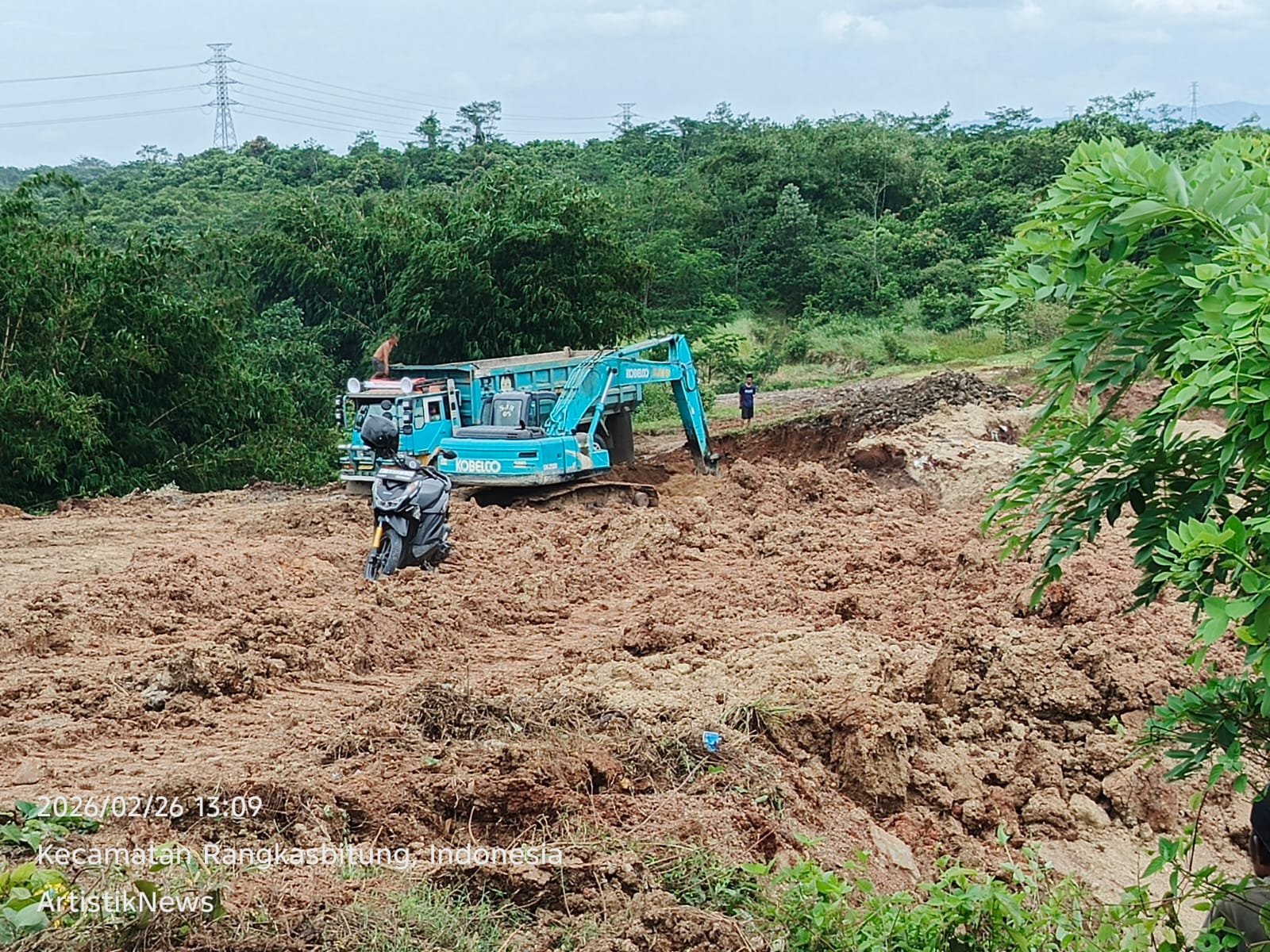 Diduga Emosional, Oknum Satpol PP Sajira Naik Nada Saat Dikonfirmasi Soal Galian Tanah